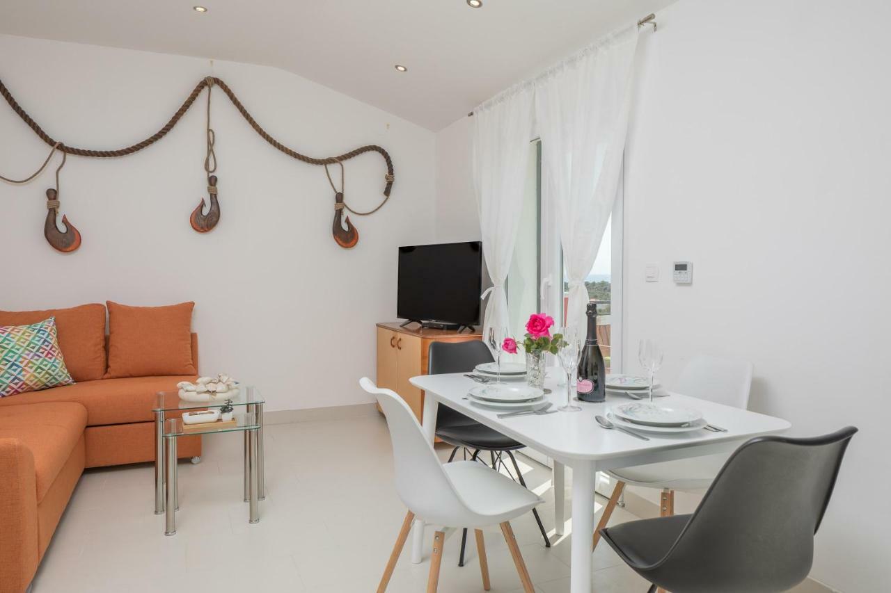 Villa Basic Sevid ภายนอก รูปภาพ