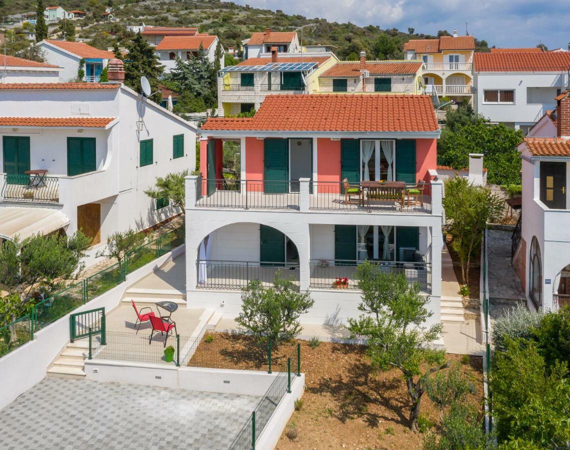 Villa Basic Sevid ภายนอก รูปภาพ
