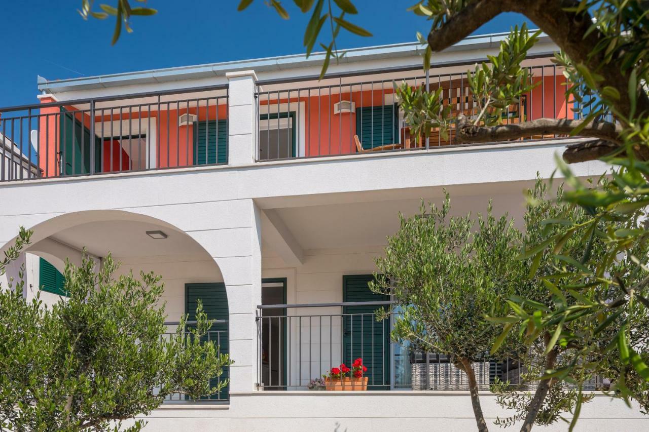 Villa Basic Sevid ภายนอก รูปภาพ