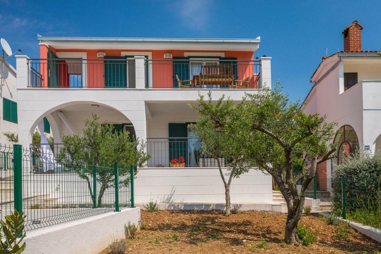 Villa Basic Sevid ภายนอก รูปภาพ